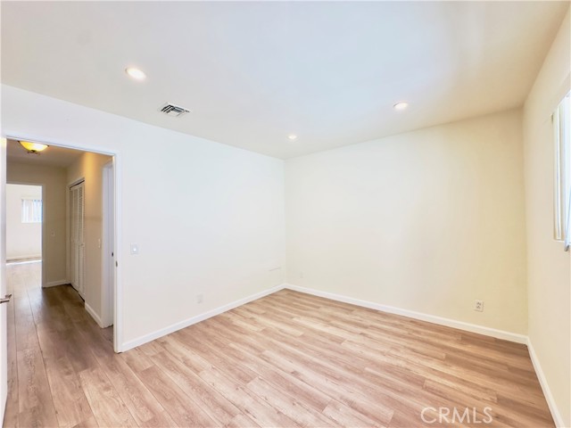525 E Verdugo Avenue, Burbank CA: https://media.crmls.org/medias/4e8deb4b-9fc7-4a69-97d7-8b140fa60042.jpg