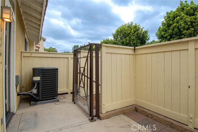 19646 Orviento Drive, Lake Forest CA: https://media.crmls.org/medias/4e8e1051-3ed7-4a33-8231-385243162b43.jpg
