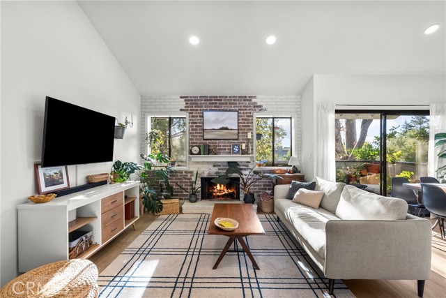 Detail Gallery Image 22 of 33 For 6475 Twin Circle Ln #3,  Simi Valley,  CA 93063 - 2 Beds | 2 Baths