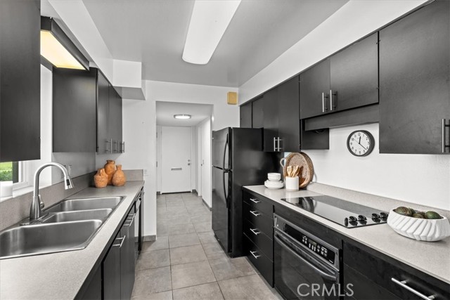 Detail Gallery Image 10 of 39 For 21282 Wavecrest Cir, Huntington Beach,  CA 92646 - 2 Beds | 2 Baths