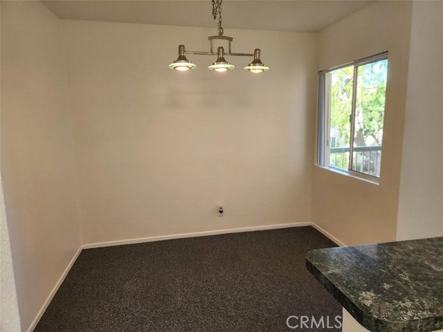 Detail Gallery Image 5 of 26 For 18307 Burbank Bld #14,  Tarzana,  CA 91356 - 2 Beds | 2 Baths