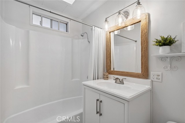 20701 Beach Boulevard, Huntington Beach CA: https://media.crmls.org/medias/4e8fed56-1383-402c-b714-2f36c9ace3e2.jpg