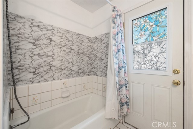 1920 E Orangeburg Avenue, Modesto CA: https://media.crmls.org/medias/4e90802d-eb1a-4983-bbf2-a4bbcef80755.jpg