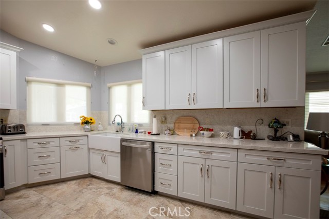 10961 Desert Lawn Dr, Calimesa CA: https://media.crmls.org/medias/4e90be5c-d91e-4d3d-a686-b7353463a97a.jpg