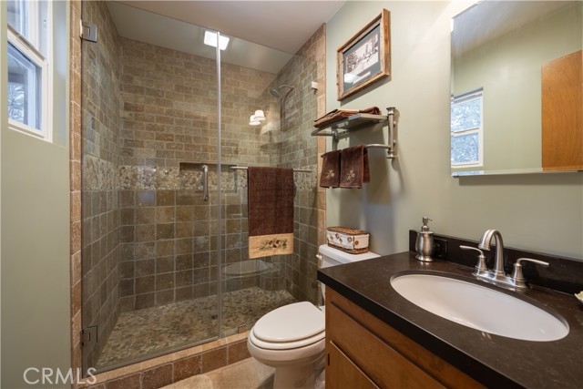 Detail Gallery Image 20 of 30 For 740 Cove Dr, Big Bear Lake,  CA 92315 - 3 Beds | 1/1 Baths