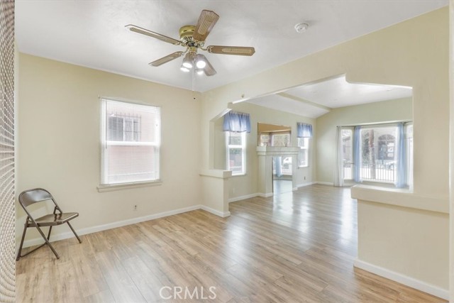 914 W 71st Street, Los Angeles CA: https://media.crmls.org/medias/4e90df08-f8d0-41eb-a74c-f41d4103b58c.jpg