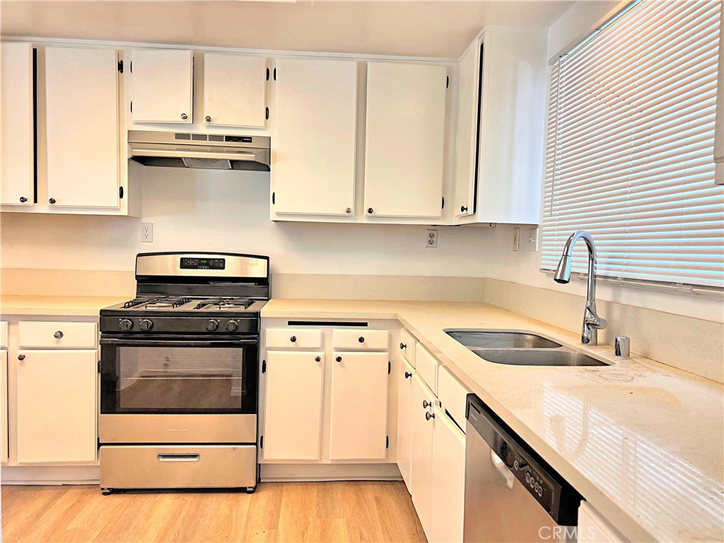 https://media.crmls.org/medias/4e912977-5dea-4aca-aa2a-617caab23c78.jpg?preset=X-Large