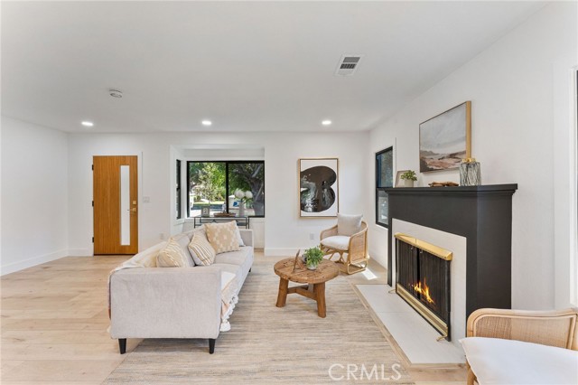 Detail Gallery Image 13 of 49 For 57 S Grand Oaks Ave, Pasadena,  CA 91107 - 3 Beds | 2 Baths