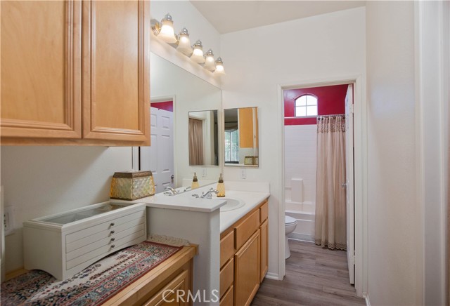 Detail Gallery Image 21 of 33 For 28254 Canterbury Ct, Valencia,  CA 91354 - 2 Beds | 2/1 Baths