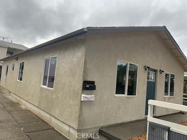 5471 Olive AVE Unit: front hous