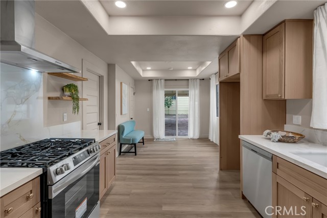 Detail Gallery Image 15 of 47 For 520 E 8th St, Corona,  CA 92879 - 4 Beds | 2 Baths