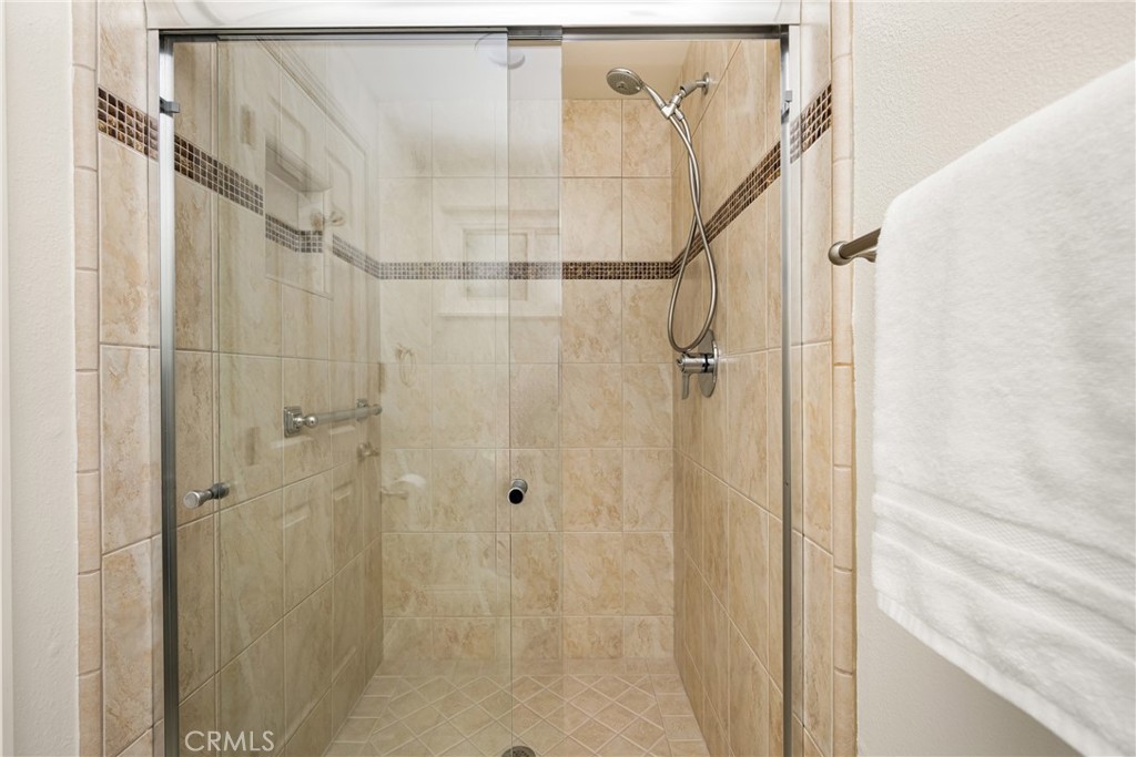 https://media.crmls.org/medias/4e93c2cc-3e28-435f-ad4d-ea2b48446f27.jpg?preset=X-Large