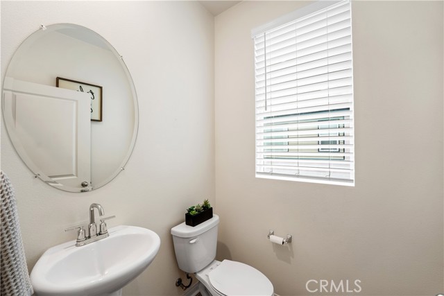 Detail Gallery Image 9 of 29 For 8416 N Fusion Way, Northridge,  CA 91325 - 3 Beds | 3/1 Baths