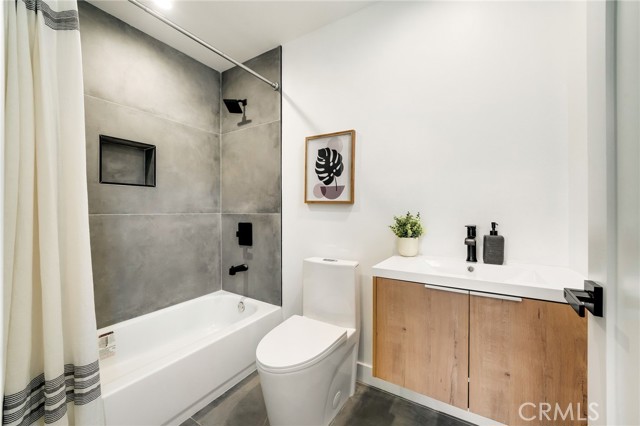 Detail Gallery Image 44 of 47 For 6082 W 18th St, Los Angeles,  CA 90035 - – Beds | – Baths