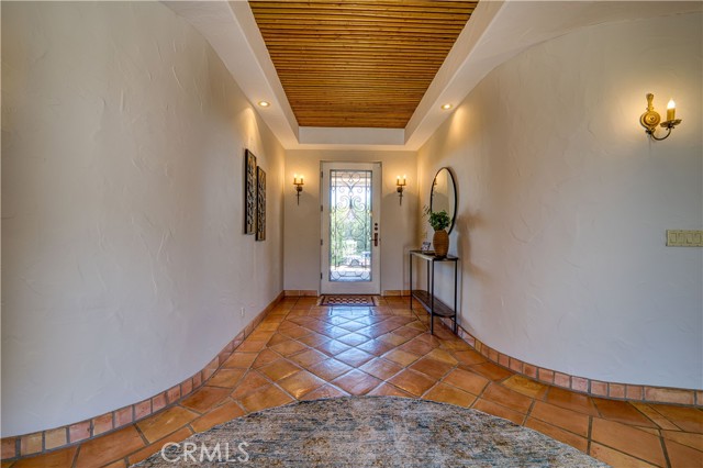 1220 Bassi Drive, San Luis Obispo CA: https://media.crmls.org/medias/4e960f08-17aa-47a8-ba05-eff321b606b1.jpg