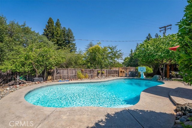 Detail Gallery Image 41 of 53 For 3410 Scenic Dr, Redding,  CA 96001 - 3 Beds | 3 Baths