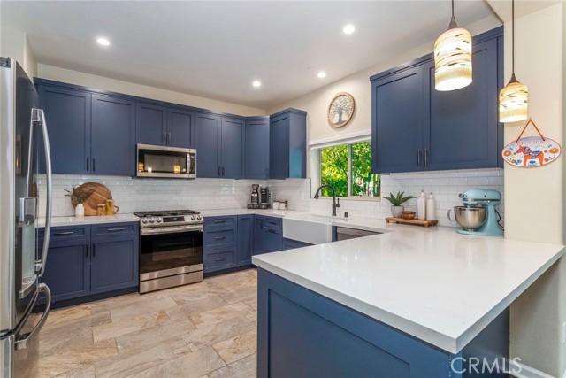 17138 Hickory Ridge Court, Canyon Country CA: https://media.crmls.org/medias/4e9646a4-980f-4487-bda2-32031afa0290.jpg
