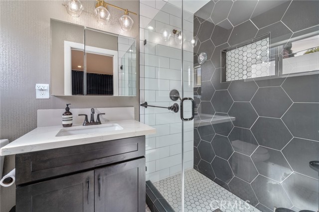 Detail Gallery Image 25 of 40 For 7316 Colbath, Van Nuys,  CA 91405 - 3 Beds | 3 Baths