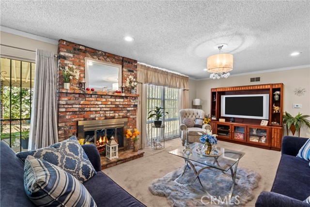 Detail Gallery Image 10 of 28 For 327 Flaxton St, Pomona,  CA 91767 - 3 Beds | 2 Baths