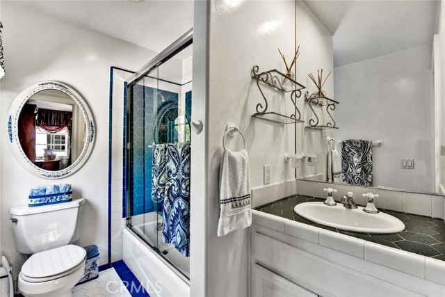 Detail Gallery Image 28 of 51 For 1532 Kensing Ln, North Tustin,  CA 92705 - 5 Beds | 6/2 Baths