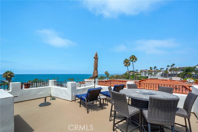 117 Santa Ana Lane, San Clemente CA: https://media.crmls.org/medias/4e97e602-d6ee-4afc-9f0d-bde44f8b6031.jpg