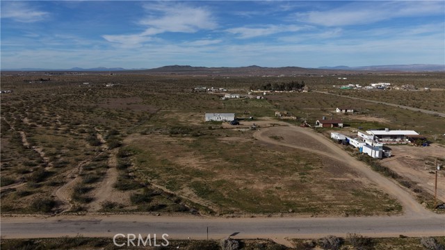 19032 Bonanza Trail, Helendale CA: https://media.crmls.org/medias/4e993349-74c6-4150-8bcc-b5bed9925be6.jpg