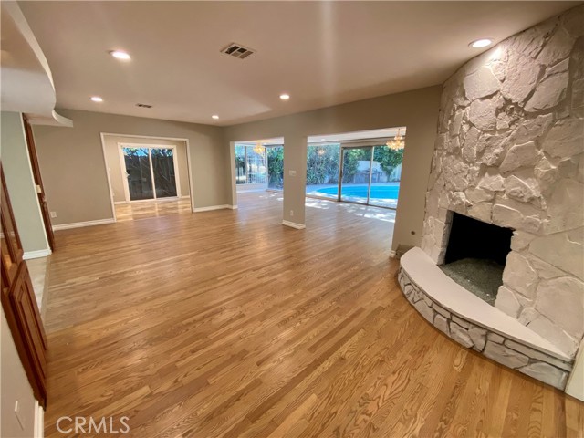 Photo of 12942 Chandler Boulevard, Sherman Oaks, CA 91401