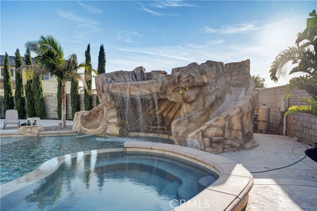 Detail Gallery Image 63 of 75 For 11715 Periwinkle Pl, Jurupa Valley,  CA 91752 - 6 Beds | 4/1 Baths