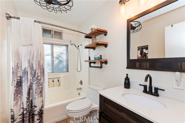 Detail Gallery Image 12 of 28 For 2063 8th Ln, Big Bear City,  CA 92314 - 2 Beds | 3 Baths