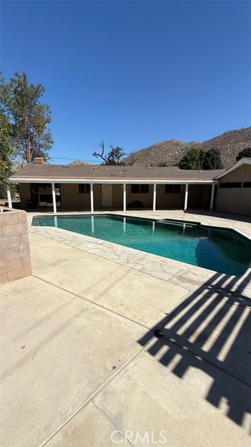 Detail Gallery Image 34 of 34 For 134 W Broadbent, Riverside,  CA 92507 - 4 Beds | 3 Baths