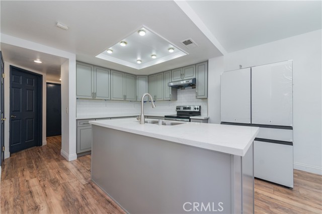 Detail Gallery Image 13 of 29 For 80 Stanford Ct #40,  Irvine,  CA 92612 - 1 Beds | 1 Baths