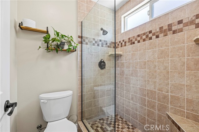 Image 17 of 33 For 22929 Beech Creek Circle
