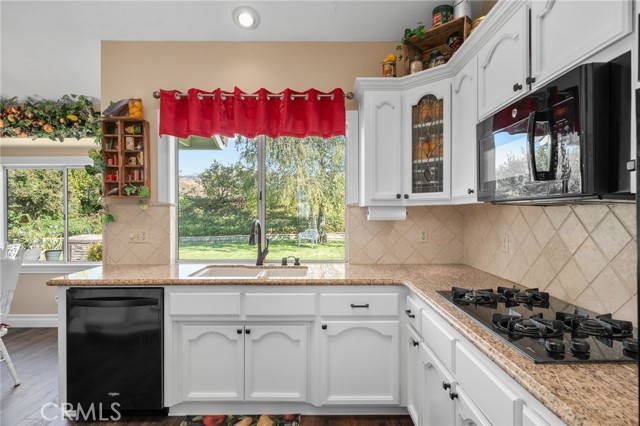 Detail Gallery Image 19 of 63 For 10684 Lakeview Rd, Yucaipa,  CA 92399 - 4 Beds | 3 Baths