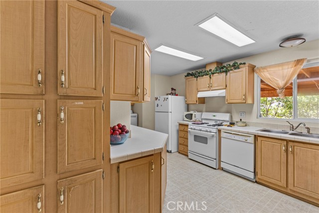 27679 Junipero Road, Menifee CA: https://media.crmls.org/medias/4e9f1783-d15f-4409-8826-5f147ce4984c.jpg