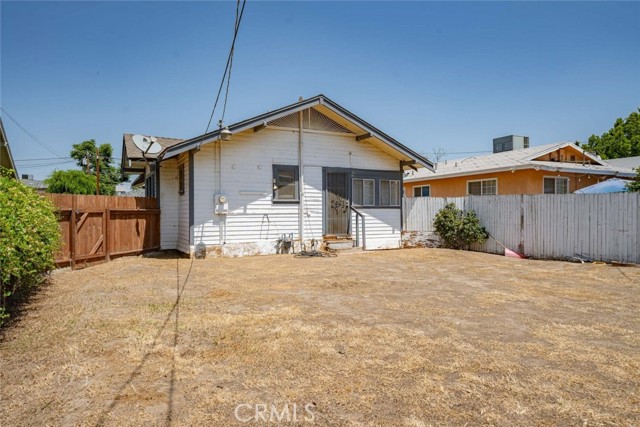 1715 Cherry Street, Bakersfield CA: https://media.crmls.org/medias/4ea19a5a-0072-4023-a559-a4644a9b695f.jpg
