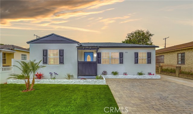 Detail Gallery Image 1 of 72 For 2124 Baltic Ave, Long Beach,  CA 90810 - 3 Beds | 2 Baths