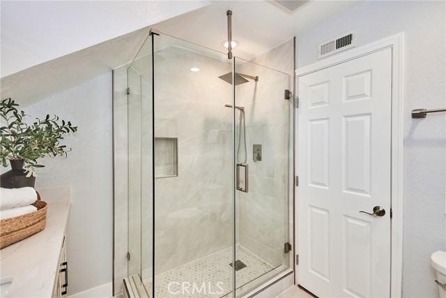 Detail Gallery Image 8 of 46 For 950 S Rim Crest Dr, Anaheim Hills,  CA 92807 - 2 Beds | 2/1 Baths