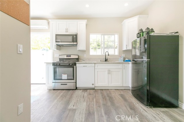 11024 Peoria Street, Sun Valley CA: https://media.crmls.org/medias/4ea322ca-1394-40cc-8106-c8f18f434c6d.jpg