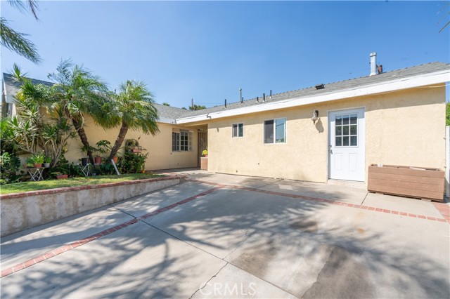 11044 Borden Avenue, Pacoima CA: https://media.crmls.org/medias/4ea4876f-66d6-490f-babc-f5789a3f982d.jpg