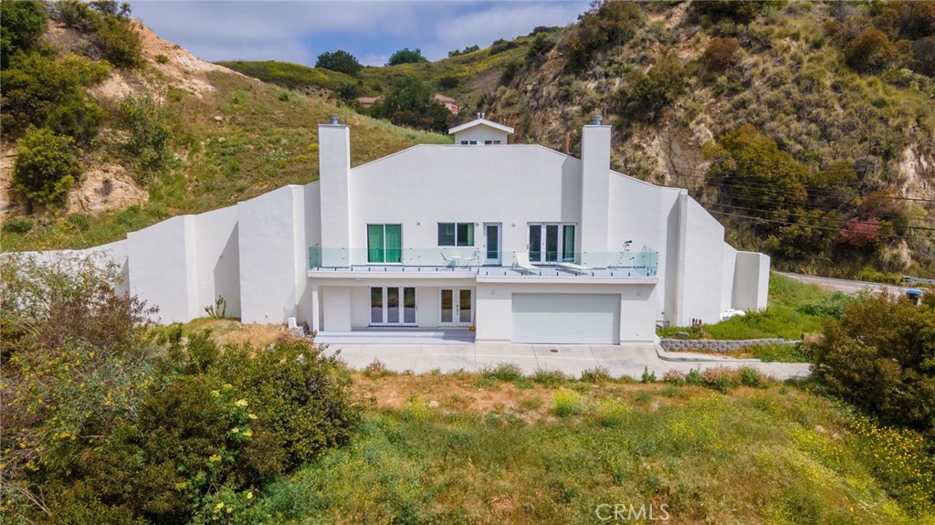 2411 N Topanga Canyon Boulevard
