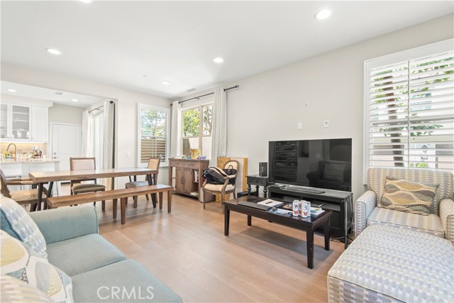 Detail Gallery Image 2 of 42 For 72 Granite, Irvine,  CA 92620 - 3 Beds | 3/1 Baths