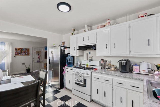 Detail Gallery Image 11 of 23 For 11816 Victory Bld, North Hollywood,  CA 91606 - – Beds | – Baths