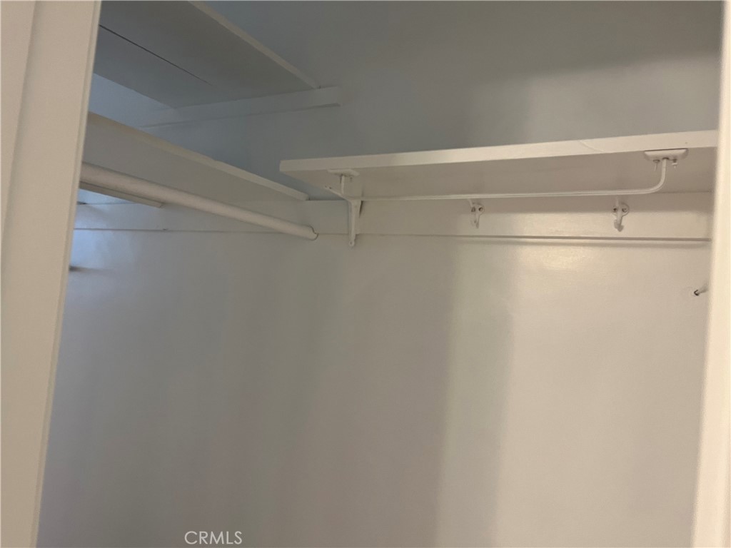 https://media.crmls.org/medias/4ea5c914-5802-40c9-8d4d-2e754c42c330.jpg?preset=X-Large