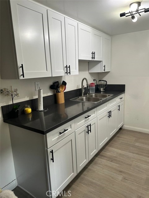 Detail Gallery Image 4 of 6 For Address Is Not Disclosed,  North Hills,  CA 91343 - 2 Beds | 1 Baths
