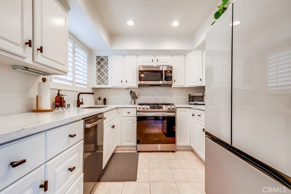 MLS #OC25254424 image #16