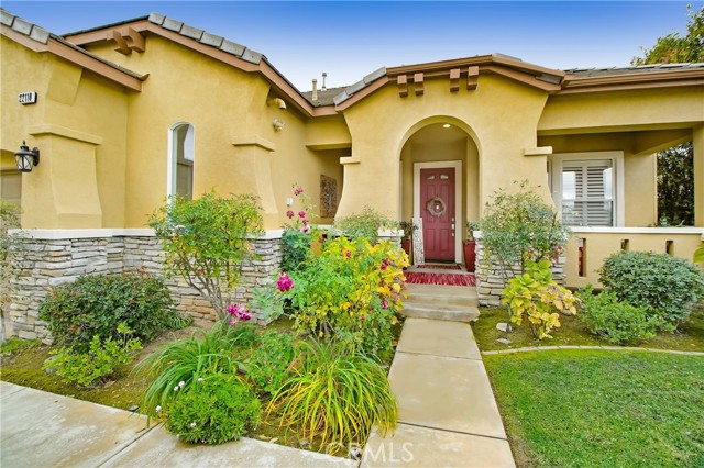 Detail Gallery Image 3 of 53 For 22110 Crestline Trl, Saugus,  CA 91390 - 5 Beds | 3/1 Baths