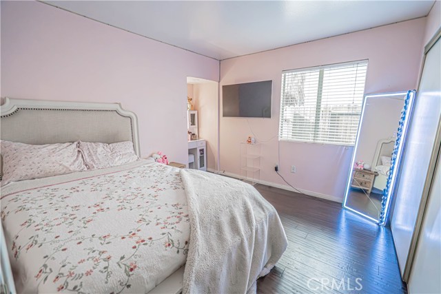 Detail Gallery Image 9 of 42 For 15543 Dearborn, North Hills,  CA 91343 - 4 Beds | 2 Baths