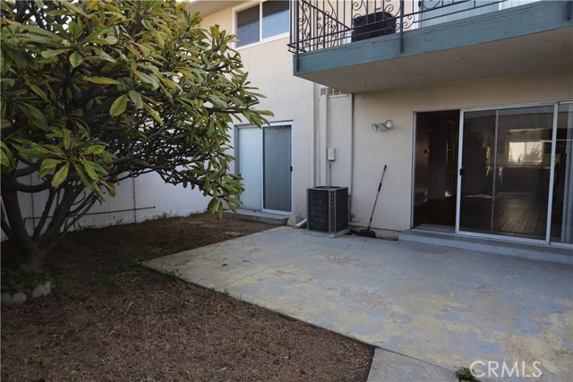 2014 Associated Rd, Fullerton CA: https://media.crmls.org/medias/4eac81d0-3f2d-4e5b-8c56-e0d8192ef36e.jpg