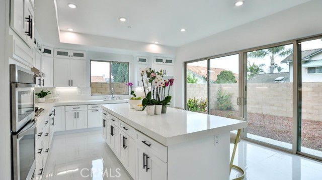 Detail Gallery Image 17 of 49 For 17413 Sienna Ln, Fountain Valley,  CA 92708 - 4 Beds | 4 Baths