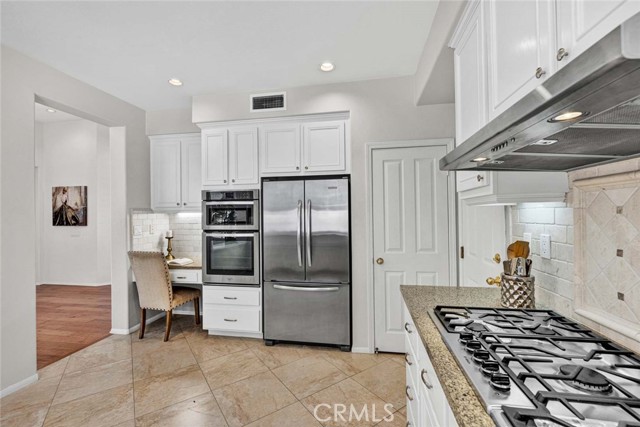 Detail Gallery Image 9 of 24 For 2516 Lewis Dr, Tustin,  CA 92782 - 3 Beds | 2/1 Baths